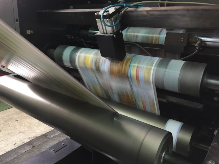 Impresión en altos gramajes gracias a la resmadora Vits Rotocut S.