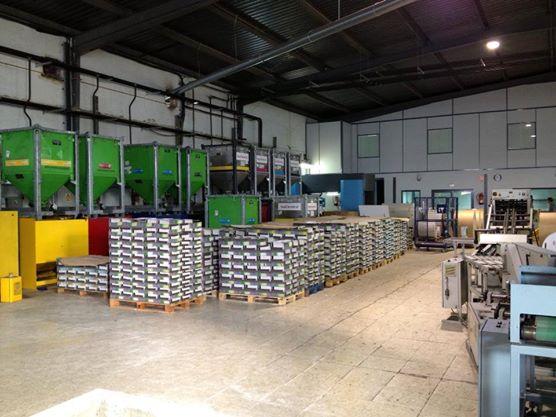 Alta capacidad de impresión de folletos en grandes tiradas.